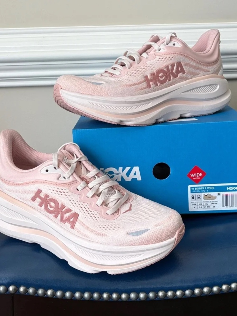 Hoka Women's Light Pink Bondi 9 Wide Running Shoes